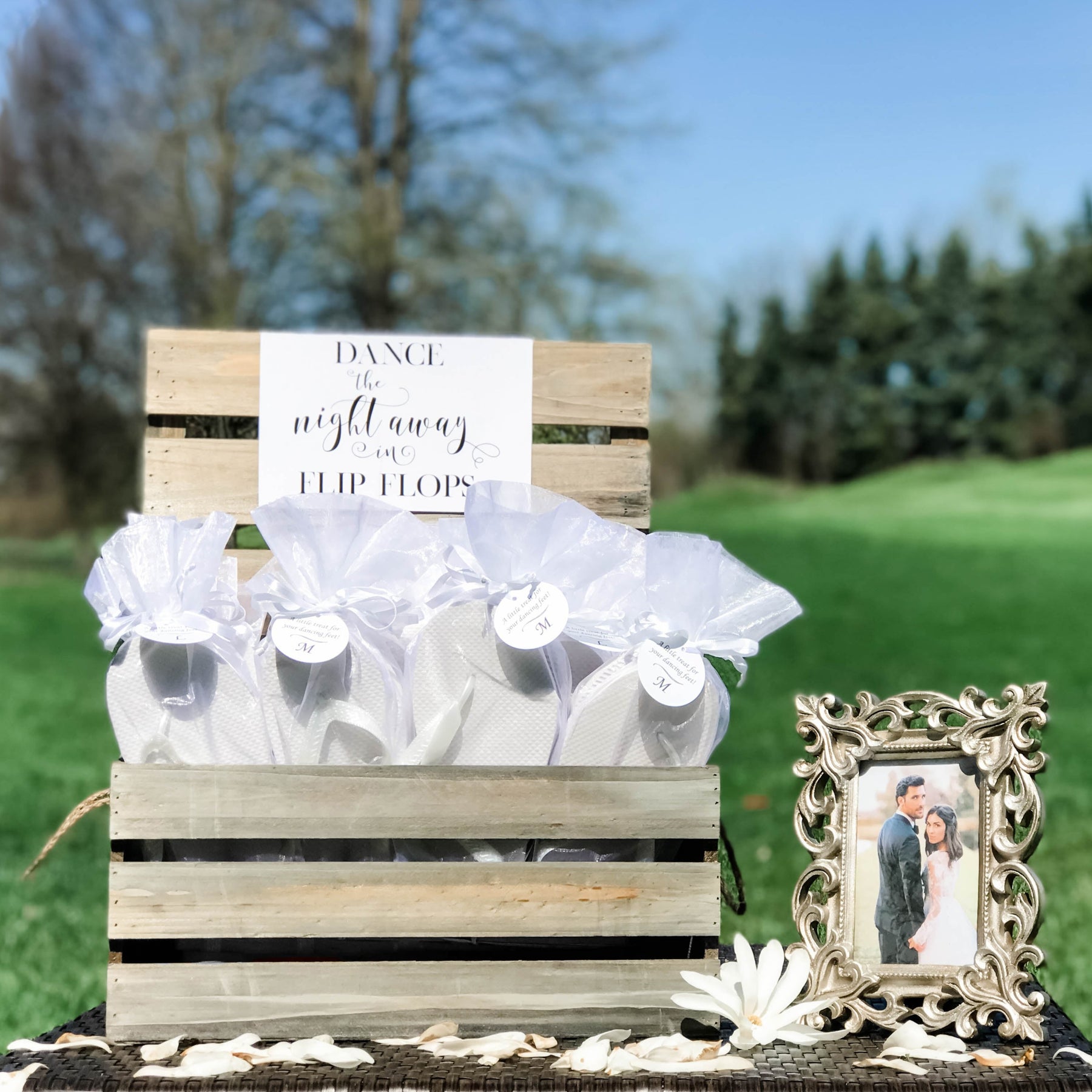 Antique Crate Wedding Guest Flip Flop Bundle (20 Pairs)