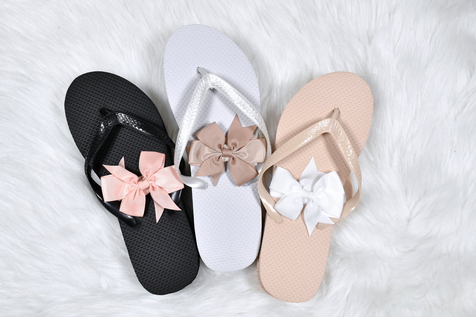 Black & White Flip Flops in Bulk, 40 pairs