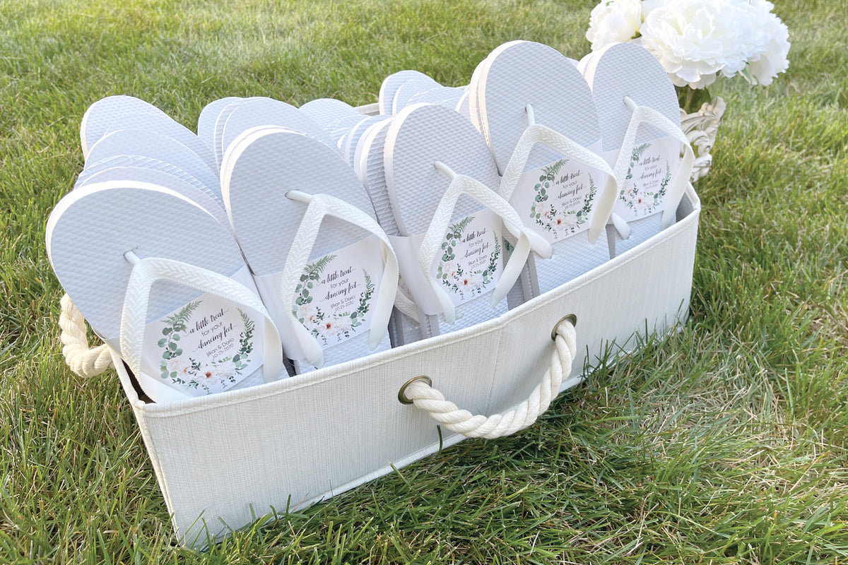 Flip-flops for Party Guests With FREE Printable for Basket or