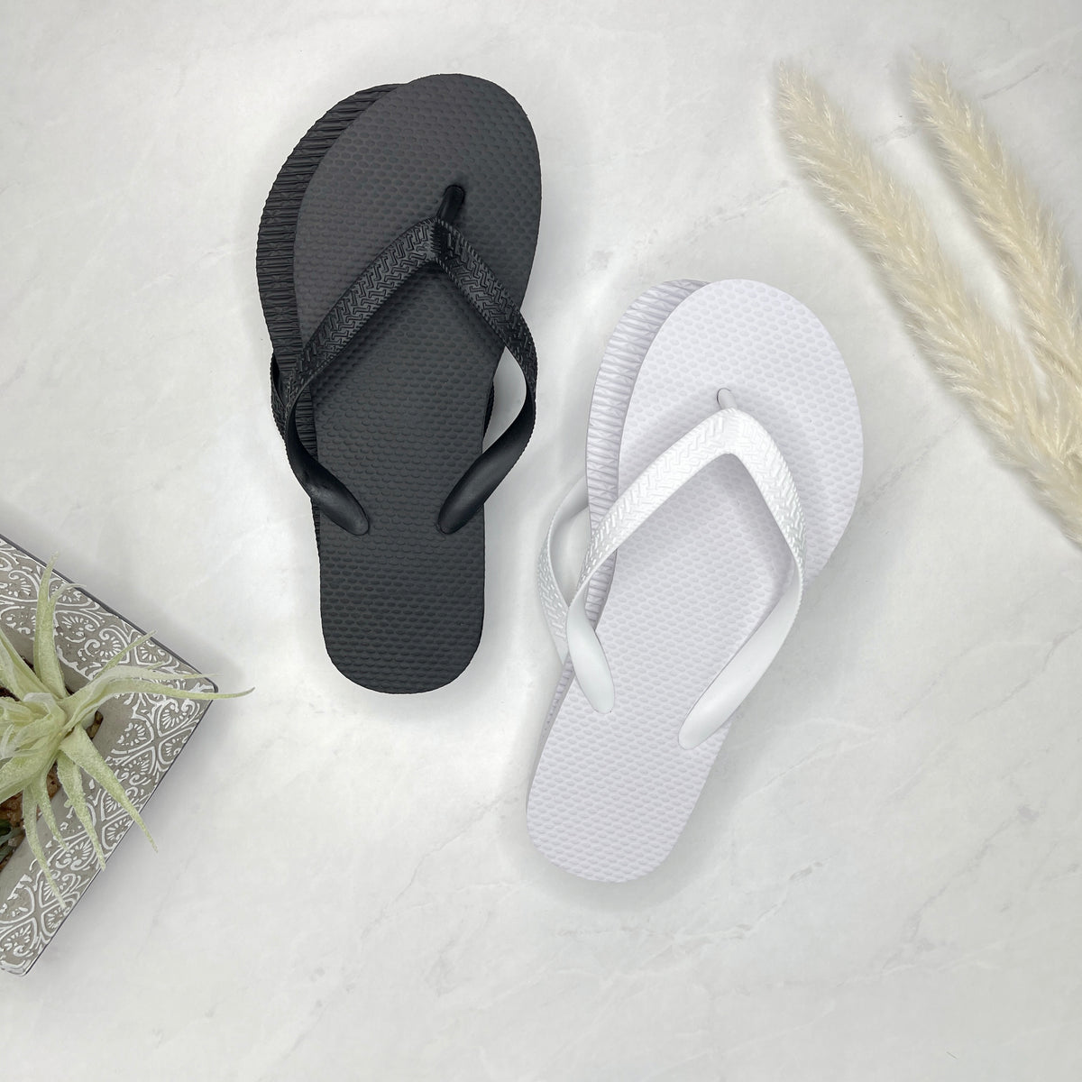 Black & White Flip Flops in Bulk, 40 pairs