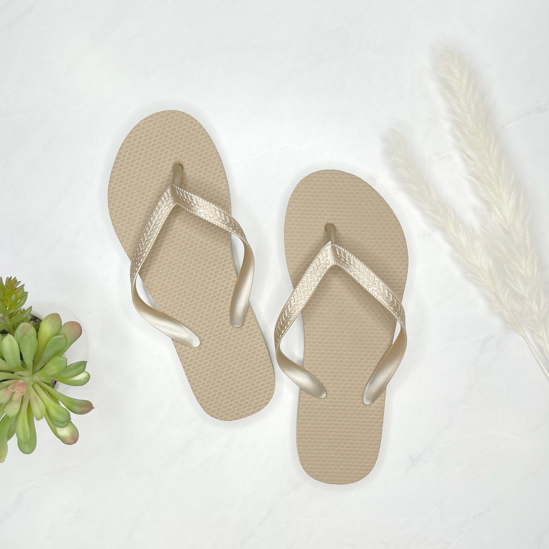  Orca Bulk Flip Flops For Wedding Guests (GOLD), 52 Pack  Wholesale Wedding Sandals